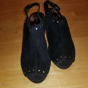 Aerosoles open toed heels 9.5